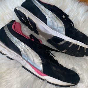 Puma sneakers black and pink 9 1/2 women’s